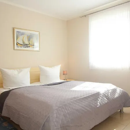 Rosenweg 2 1 דירה